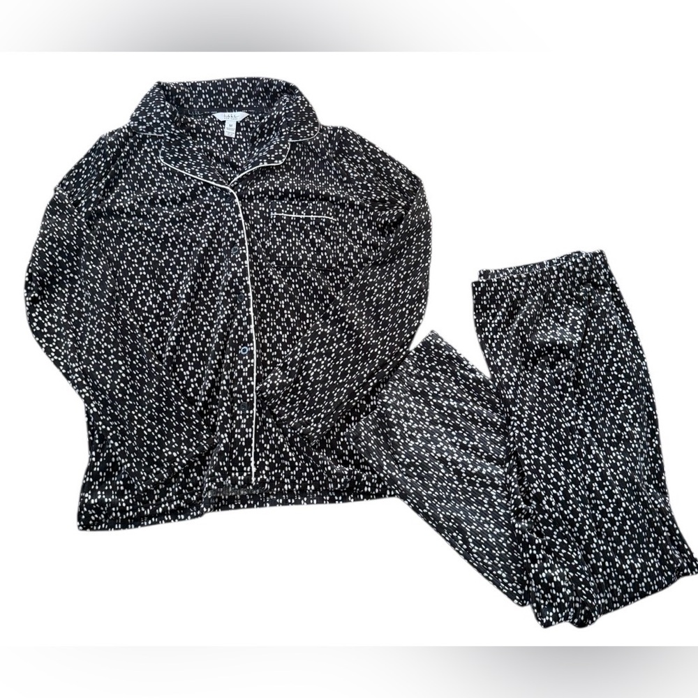 Nicole Miller Ribbed Black and White Patterned Collared Long Sleeve Pajama Set